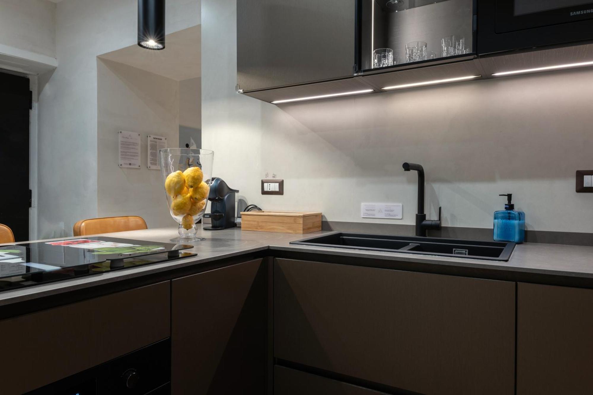 נאפולי Aledo Boutique Apartments מראה חיצוני תמונה